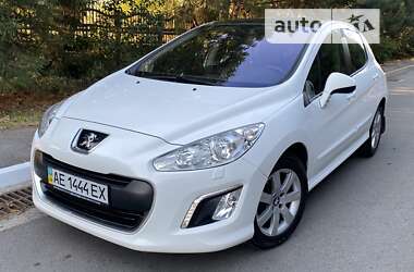 Хэтчбек Peugeot 308 2012 в Днепре