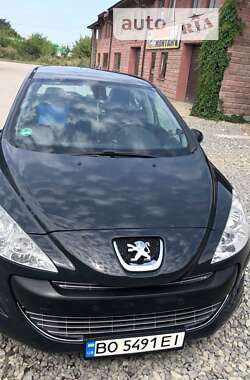 Хетчбек Peugeot 308 2010 в Ланівці