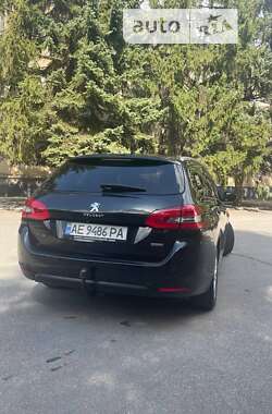 Універсал Peugeot 308 2015 в Жовтих Водах