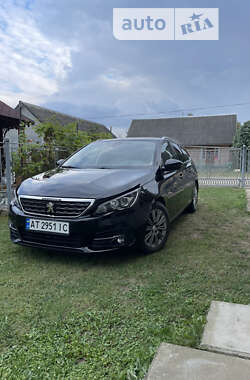 Универсал Peugeot 308 2017 в Калуше