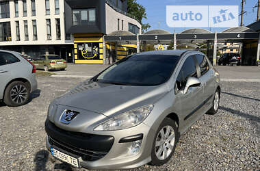 Хэтчбек Peugeot 308 2008 в Львове