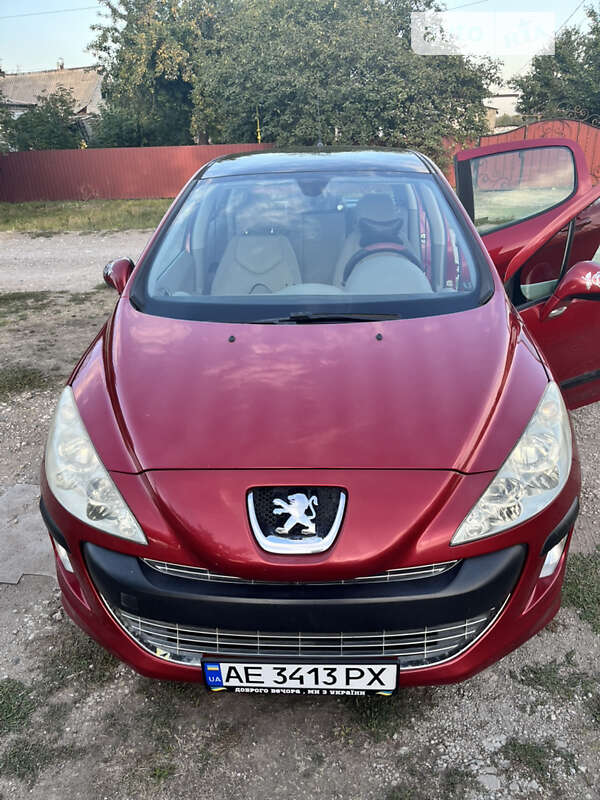 Хэтчбек Peugeot 308 2008 в Верховец