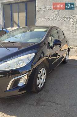Хэтчбек Peugeot 308 2011 в Запорожье