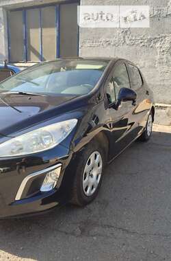 Хэтчбек Peugeot 308 2011 в Запорожье