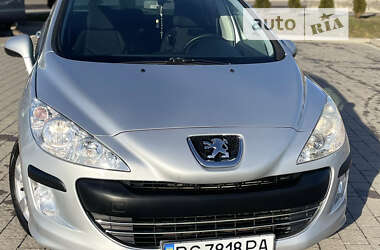 Хетчбек Peugeot 308 2008 в Дрогобичі