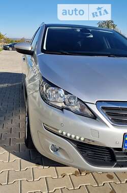 Універсал Peugeot 308 2016 в Винниках