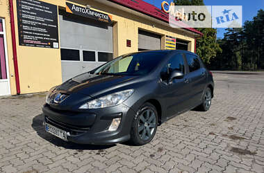 Хэтчбек Peugeot 308 2008 в Маневичах