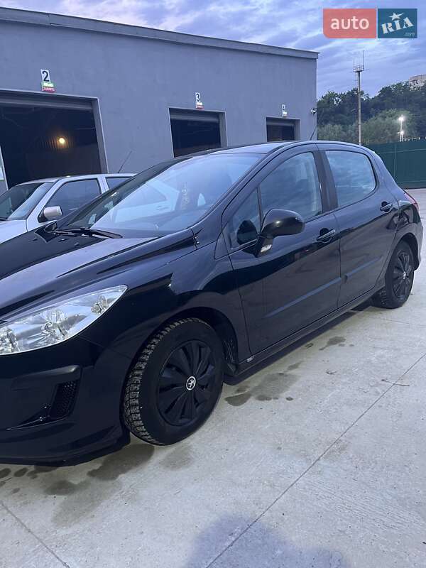 Хетчбек Peugeot 308 2008 в Каневі