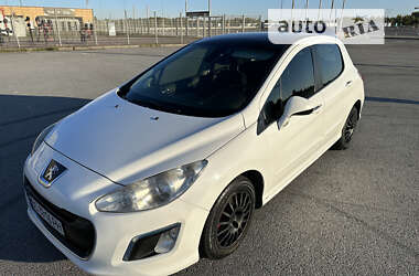 Хетчбек Peugeot 308 2011 в Львові