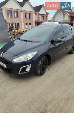 Хэтчбек Peugeot 308 2011 в 