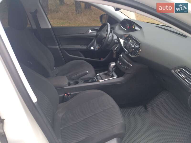 Універсал Peugeot 308 2016 в Олександрівці