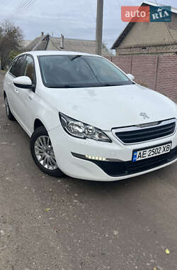 Універсал Peugeot 308 2015 в Дніпрі