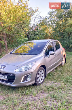 Хэтчбек Peugeot 308 2011 в Киеве