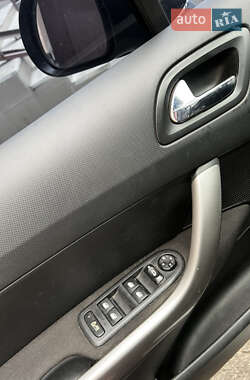 Хэтчбек Peugeot 308 2008 в 