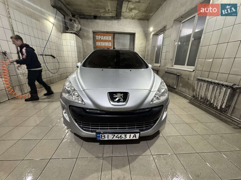 Хэтчбек Peugeot 308 2008 в Кременчуге фото 2 Хэтчбек Peugeot 308 2008 в Кременчуге