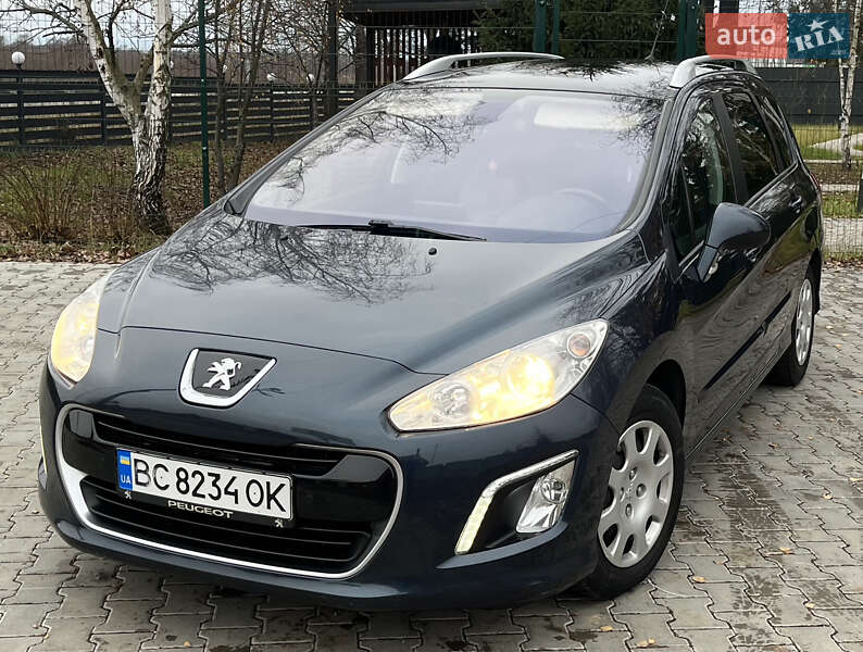 Хэтчбек Peugeot 308 2012 в Стрые