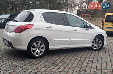 Хетчбек Peugeot 308 2012 в Івано-Франківську