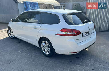 Универсал Peugeot 308 2015 в Сновске