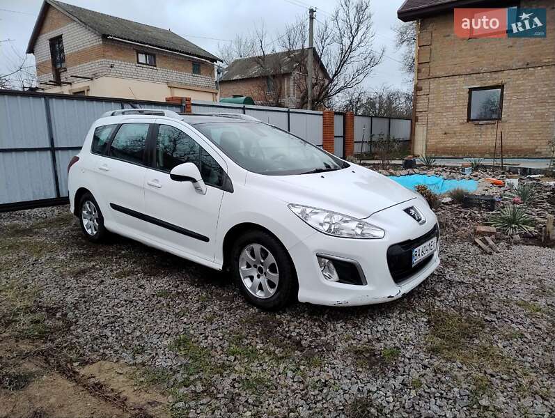 Универсал Peugeot 308 2011 в 