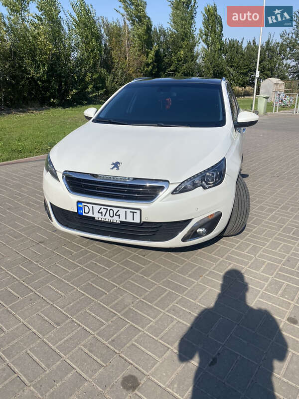 Универсал Peugeot 308 2014 в Владимире