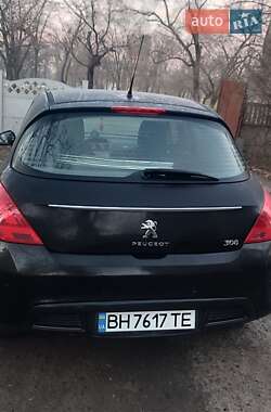Хэтчбек Peugeot 308 2011 в 