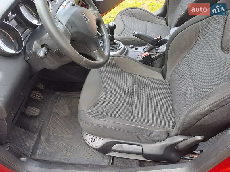Хэтчбек Peugeot 308 2011 в Киеве фото 15 Хэтчбек Peugeot 308 2011 в Киеве
