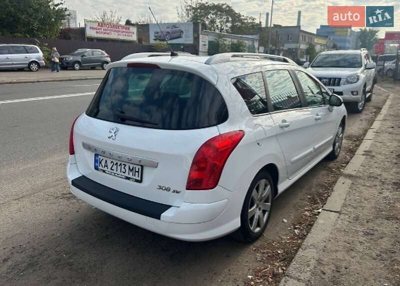 Универсал Peugeot 308 2010 в Киеве