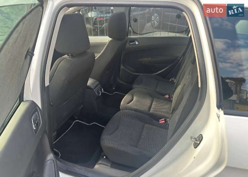 Универсал Peugeot 308 2010 в Киеве