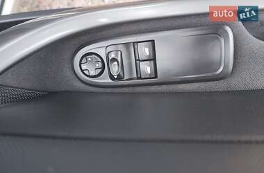 Хэтчбек Peugeot 308 2010 в 
