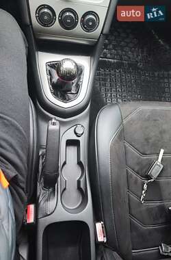 Хэтчбек Peugeot 308 2010 в 