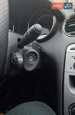 Хэтчбек Peugeot 308 2010 в 