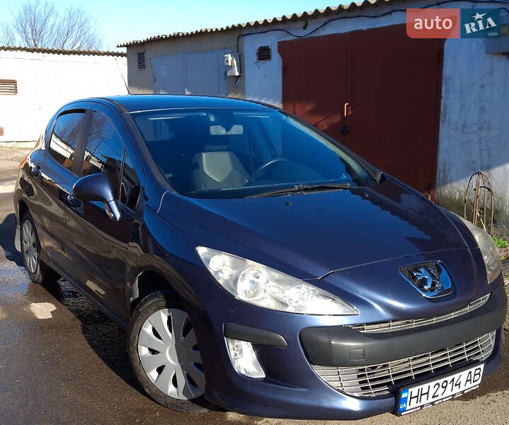 Хэтчбек Peugeot 308 2008 в 