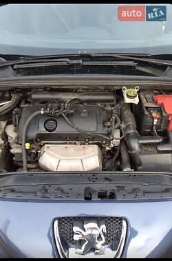 Хэтчбек Peugeot 308 2008 в 