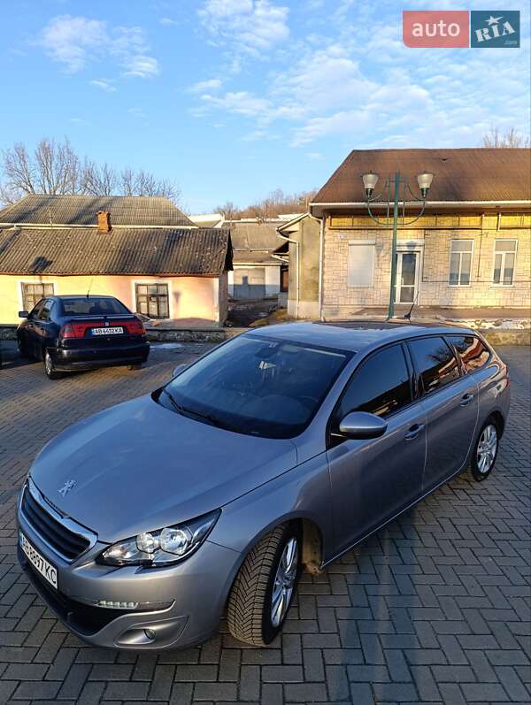 Универсал Peugeot 308 2015 в Могилев-Подольске