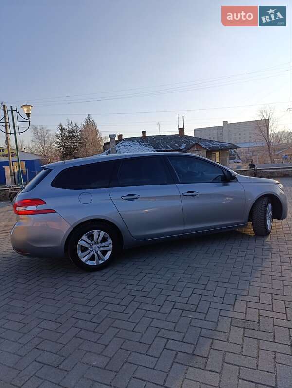 Универсал Peugeot 308 2015 в Могилев-Подольске