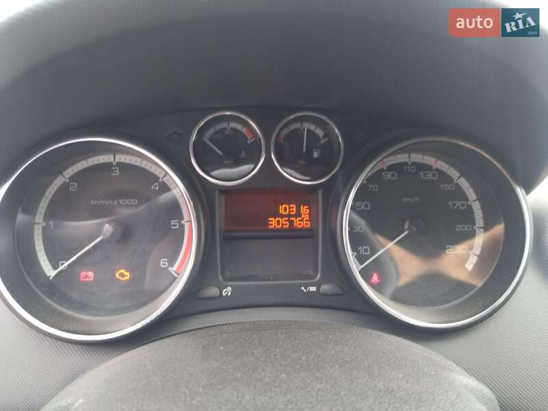 Універсал Peugeot 308 2011 в Кам'янському