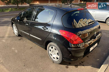 Хэтчбек Peugeot 308 2010 в 