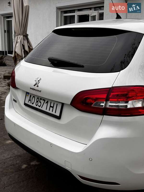 Універсал Peugeot 308 2015 в Мукачевому