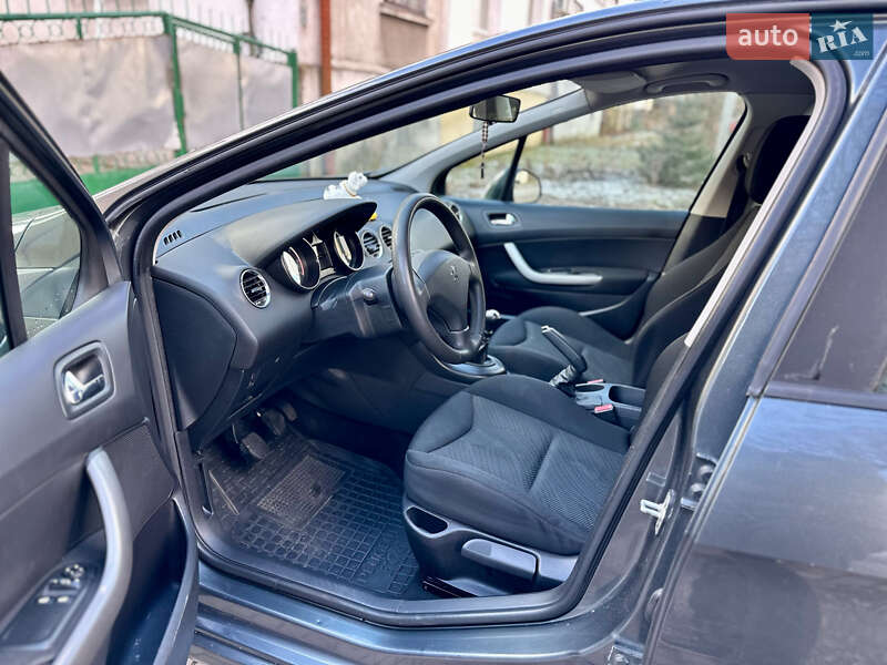 Універсал Peugeot 308 2010 в Львові