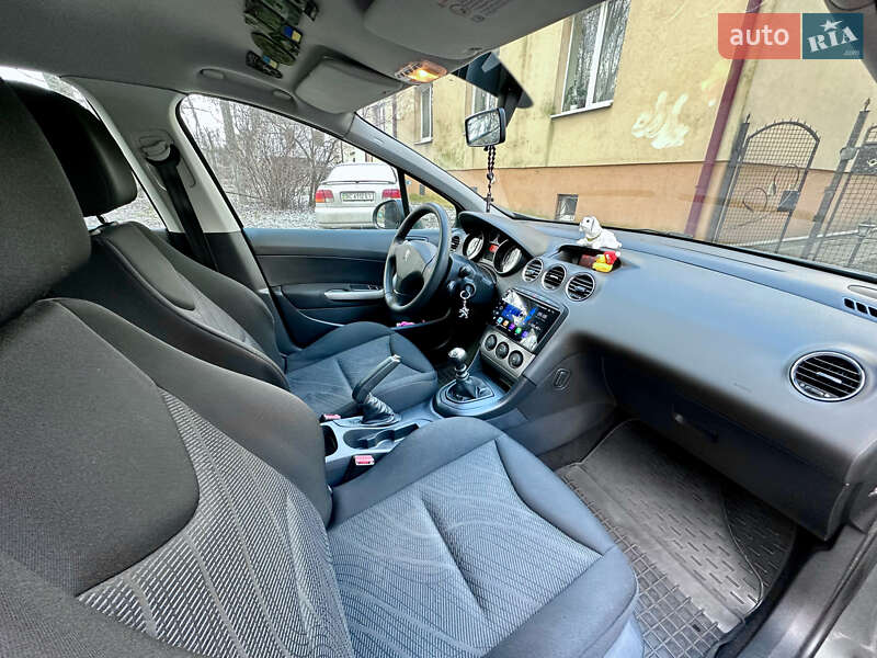Універсал Peugeot 308 2010 в Львові