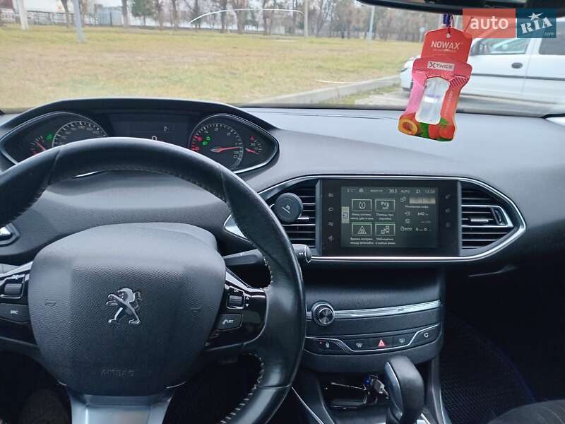 Универсал Peugeot 308 2014 в Бродах