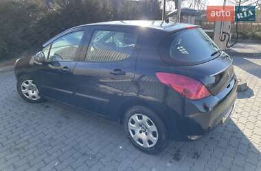 Хэтчбек Peugeot 308 2011 в 