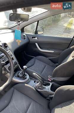 Хэтчбек Peugeot 308 2011 в 