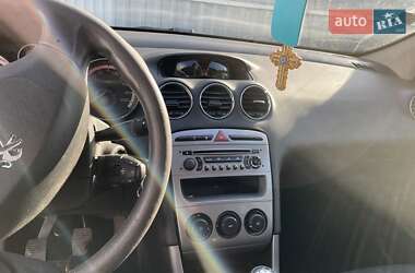 Хэтчбек Peugeot 308 2011 в 
