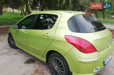 Хэтчбек Peugeot 308 2008 в Львове