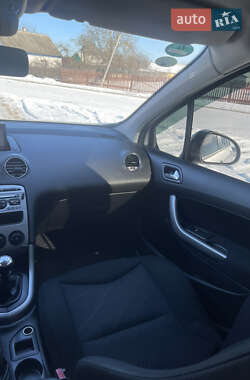 Універсал Peugeot 308 2011 в Сарнах