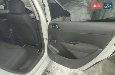 Хэтчбек Peugeot 308 2009 в 