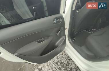 Хэтчбек Peugeot 308 2009 в 