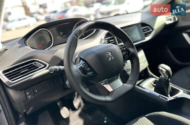 Хетчбек Peugeot 308 2015 в Дніпрі