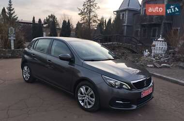 Хэтчбек Peugeot 308 2017 в Стрые